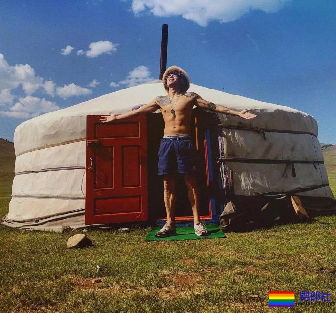 他是前韩国男团成员，坏坏的气质很吸引人！ - 51虹马