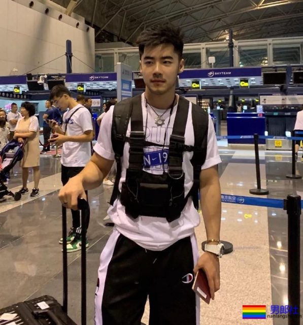 圈内名媛桥诘圣最新照片，真是越来越粗壮了！ - 51虹马