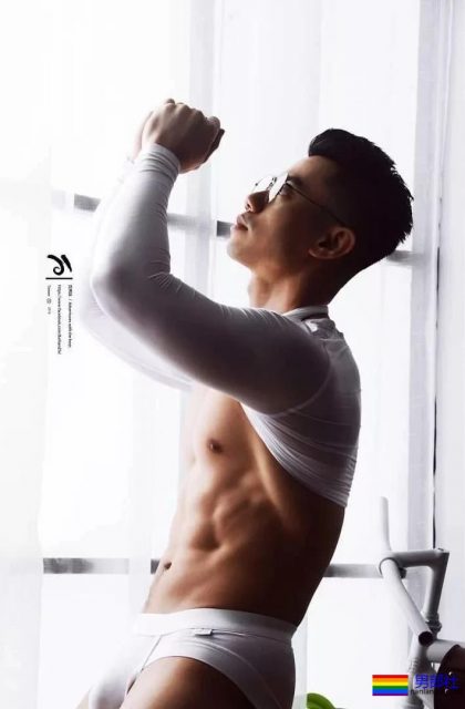 最短健身教练硬照一览！ - 51虹马