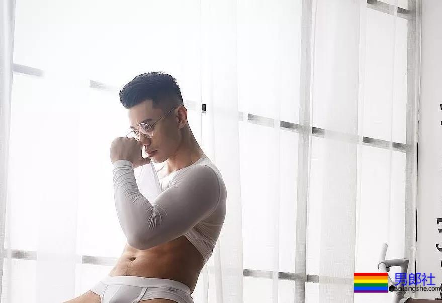 最短健身教练硬照一览！ - 51虹马