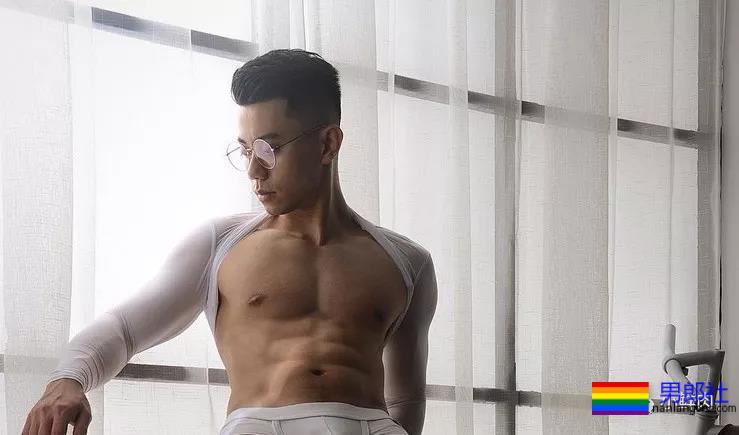 最短健身教练硬照一览！ - 51虹马