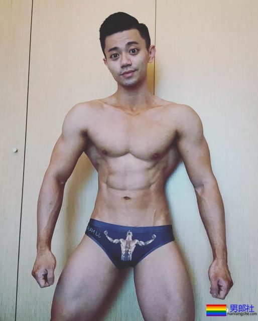 最短健身教练硬照一览！ - 51虹马