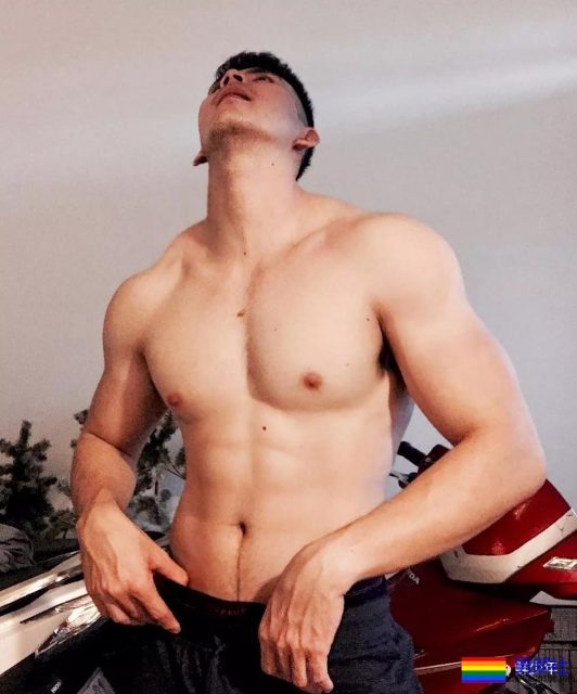 把室友撸倒在床三天不能走路 - 51虹马