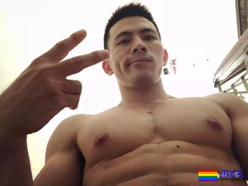 把室友撸倒在床三天不能走路 - 51虹马