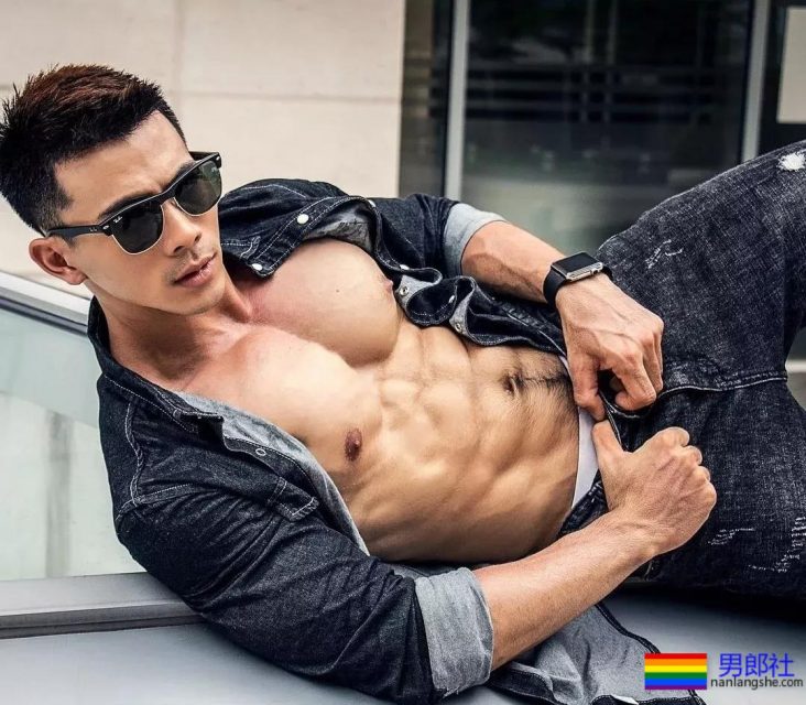 把室友撸倒在床三天不能走路 - 51虹马