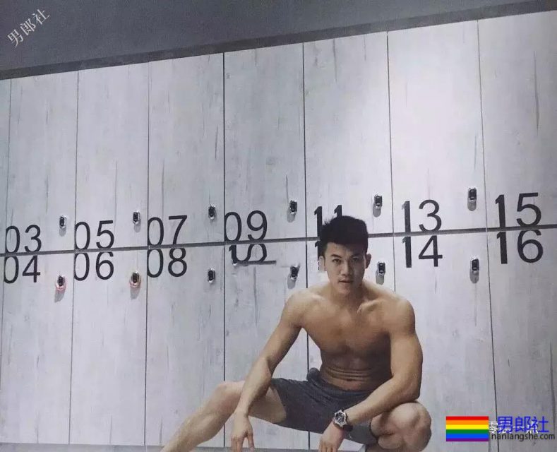 小蓝上约的体育生,回到家之后商量谁做1。 - 51虹马 小蓝上约的体育生,回到家之后商量谁做1。 - 51虹马