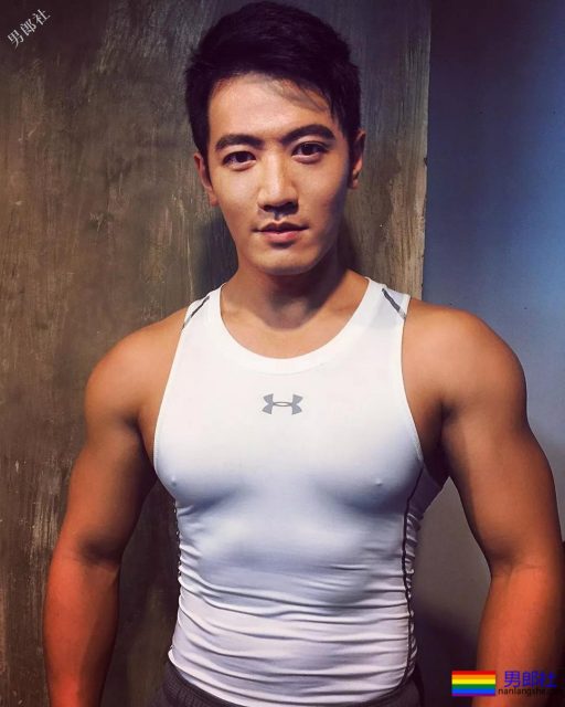 网剧超帅肌肉大胸帅哥被扒到了,INS私照亮点太多大饱眼福! - 51虹马 网剧超帅肌肉大胸帅哥被扒到了,INS私照亮点太多大饱眼福! - 51虹马