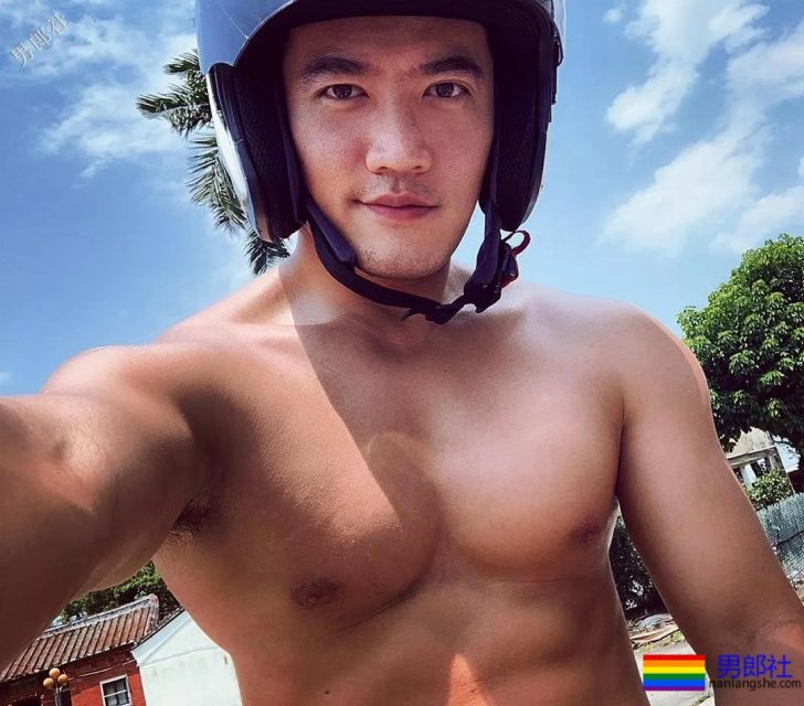 网剧超帅肌肉大胸帅哥被扒到了,INS私照亮点太多大饱眼福! - 51虹马 网剧超帅肌肉大胸帅哥被扒到了,INS私照亮点太多大饱眼福! - 51虹马