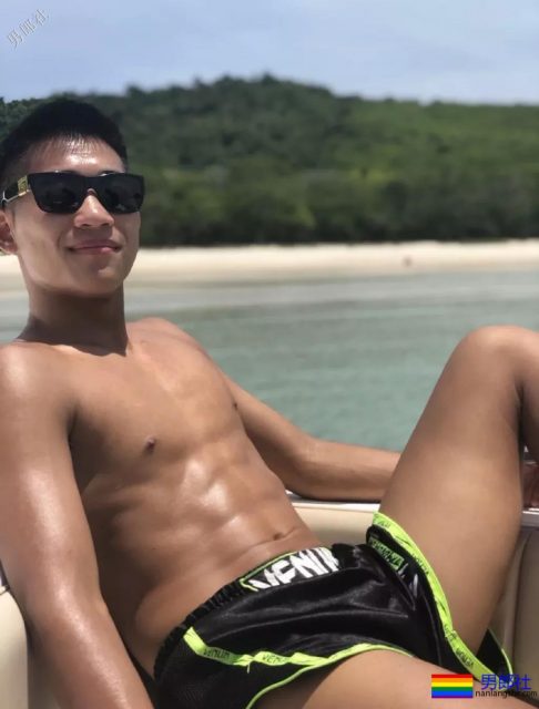 野生童颜巨筋小奶狗被盯上了!这些又A又有味的美好肉体,惊艳了我! - 51虹马 野生童颜巨筋小奶狗被盯上了!这些又A又有味的美好肉体,惊艳了我! - 51虹马