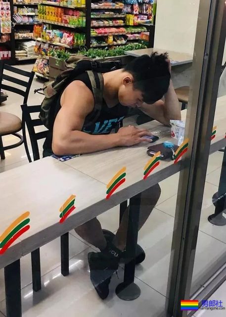 野生童颜巨筋小奶狗被盯上了!这些又A又有味的美好肉体,惊艳了我! - 51虹马 野生童颜巨筋小奶狗被盯上了!这些又A又有味的美好肉体,惊艳了我! - 51虹马