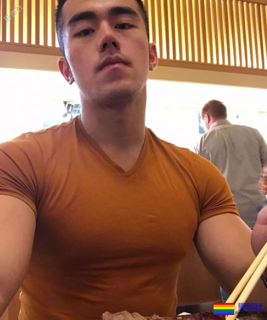 正装控的男人魅力大解开扣子秀腹肌,是受是1? - 51虹马 正装控的男人魅力大解开扣子秀腹肌,是受是1? - 51虹马