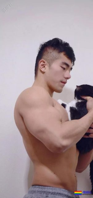 正装控的男人魅力大解开扣子秀腹肌,是受是1? - 51虹马 正装控的男人魅力大解开扣子秀腹肌,是受是1? - 51虹马