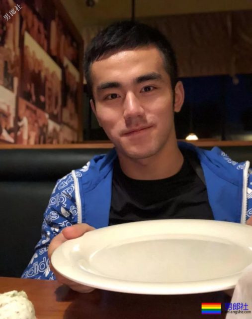 正装控的男人魅力大解开扣子秀腹肌,是受是1? - 51虹马 正装控的男人魅力大解开扣子秀腹肌,是受是1? - 51虹马