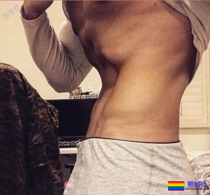 正装控的男人魅力大解开扣子秀腹肌,是受是1? - 51虹马 正装控的男人魅力大解开扣子秀腹肌,是受是1? - 51虹马