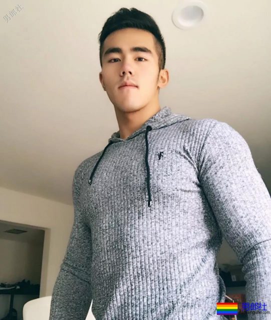 正装控的男人魅力大解开扣子秀腹肌,是受是1? - 51虹马 正装控的男人魅力大解开扣子秀腹肌,是受是1? - 51虹马