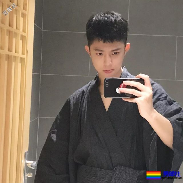 今日份心动男孩！干净帅气的小奶狗空少，这也太可爱了吧 - 51虹马