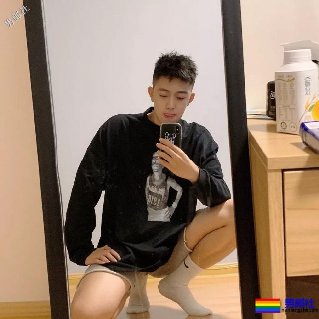 今日份心动男孩！干净帅气的小奶狗空少，这也太可爱了吧 - 51虹马