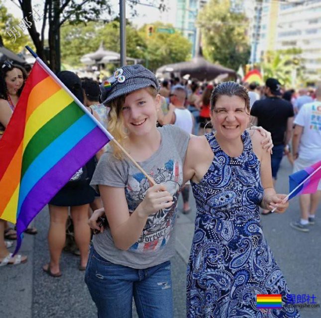 加拿大总理：每个人都应展现真我，爱其所爱 - 51虹马