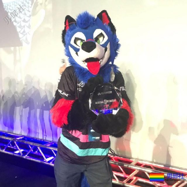 Gay选手夺得《真人快打11》世界冠军 - 51虹马