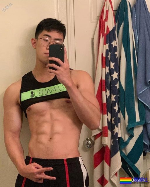 拍过洪晓龙樊野的小哥出新作，模特被称男版汤唯？ - 51虹马