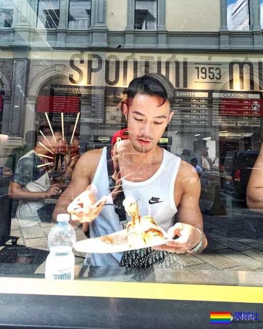 杜蕾斯男模最新硬照一览，这次粗心没藏住？ - 51虹马