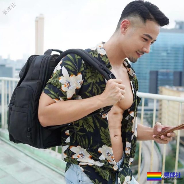 杜蕾斯男模最新硬照一览，这次粗心没藏住？ - 51虹马