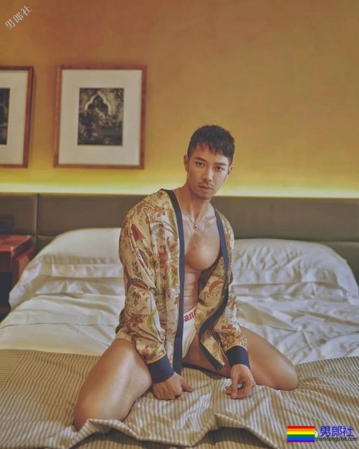 杜蕾斯男模最新硬照一览，这次粗心没藏住？ - 51虹马