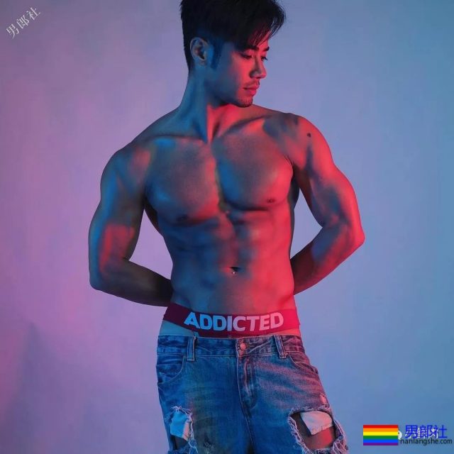 杜蕾斯男模最新硬照一览，这次粗心没藏住？ - 51虹马