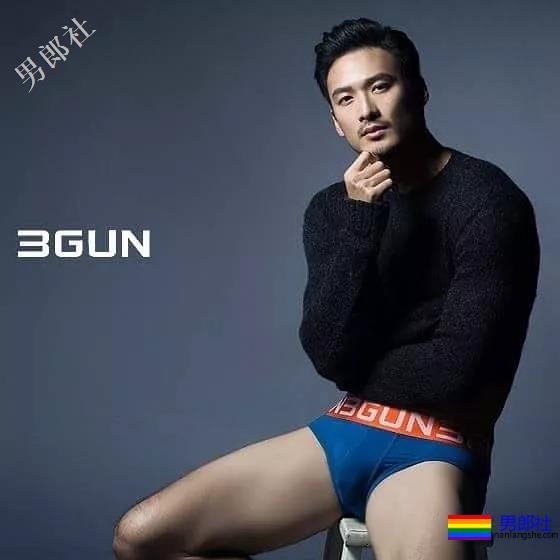 爬山的肌肉男被偷拍，据说还是个1？ - 51虹马