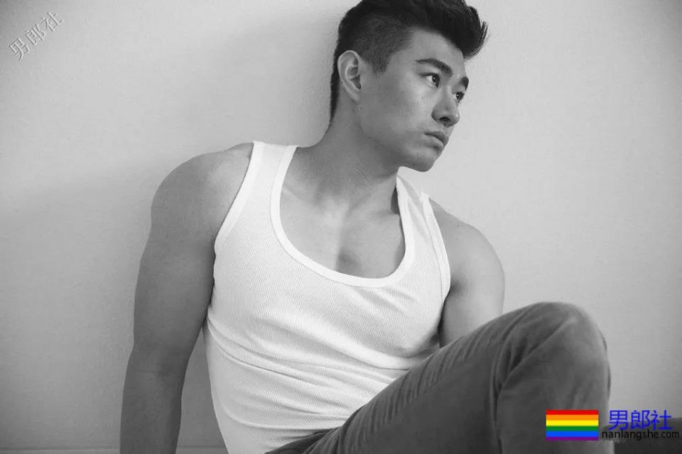 超A腱子肉大胸帅男，超man私照男友力太浓烈! - 51虹马