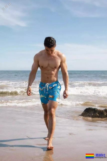 超A腱子肉大胸帅男，超man私照男友力太浓烈! - 51虹马