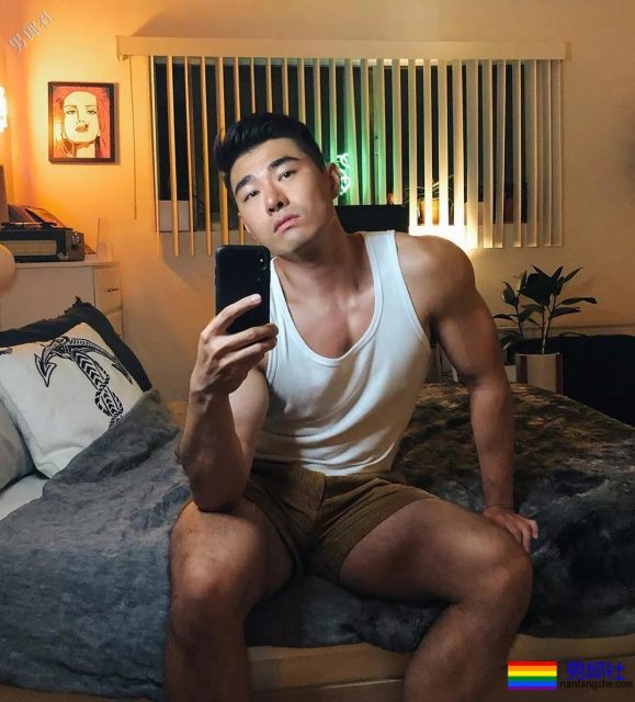 超A腱子肉大胸帅男，超man私照男友力太浓烈! - 51虹马