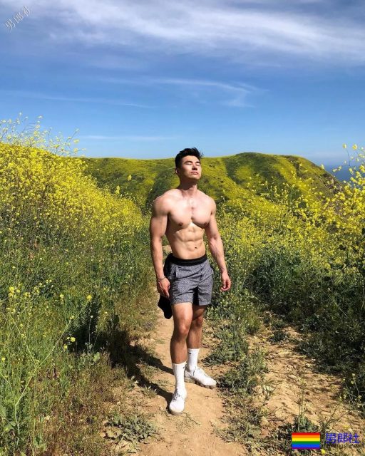 超A腱子肉大胸帅男，超man私照男友力太浓烈! - 51虹马