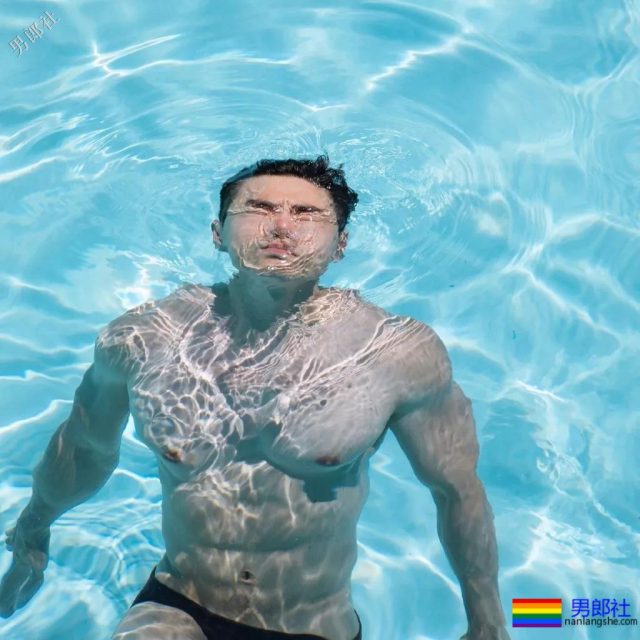 超A腱子肉大胸帅男，超man私照男友力太浓烈! - 51虹马