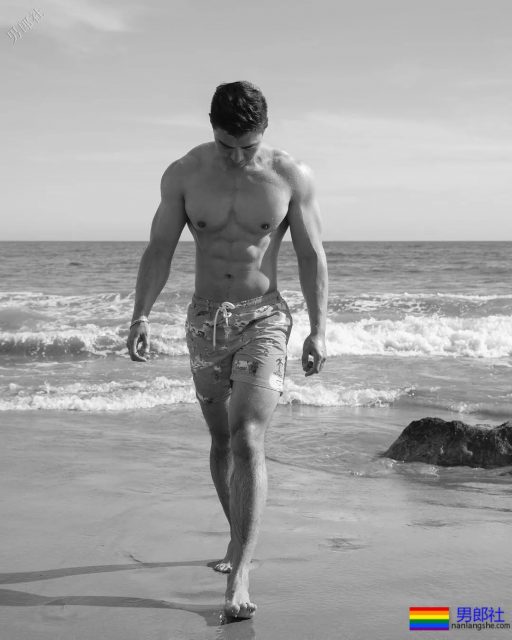 超A腱子肉大胸帅男，超man私照男友力太浓烈! - 51虹马