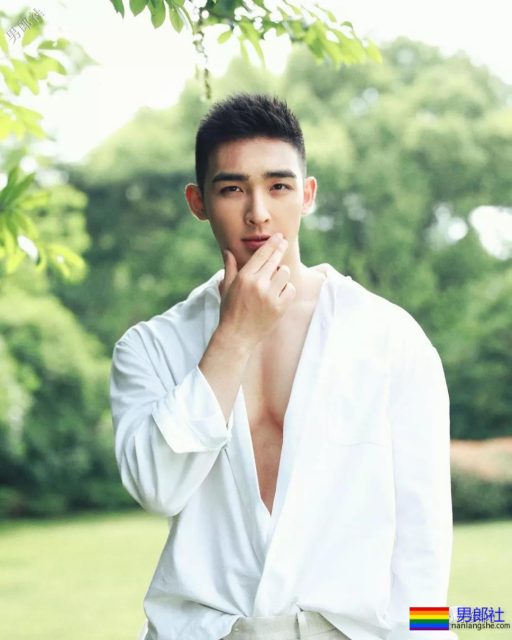 别总盯着毛若懿的硬照,不如跟他学这一招! - 51虹马 别总盯着毛若懿的硬照,不如跟他学这一招! - 51虹马