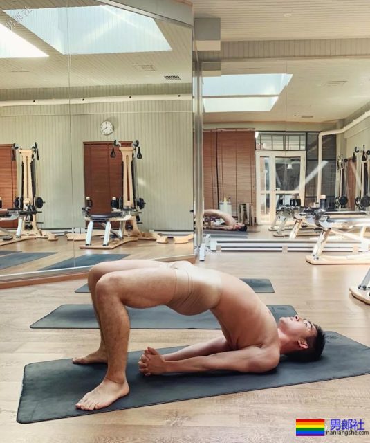 别总盯着毛若懿的硬照,不如跟他学这一招! - 51虹马 别总盯着毛若懿的硬照,不如跟他学这一招! - 51虹马