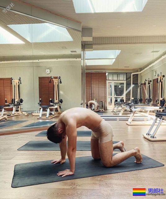 别总盯着毛若懿的硬照,不如跟他学这一招! - 51虹马 别总盯着毛若懿的硬照,不如跟他学这一招! - 51虹马