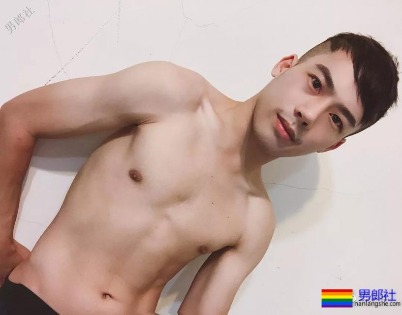 床照泄露，被迫出柜 - 51虹马