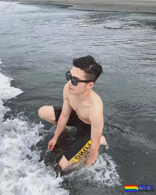 床照泄露，被迫出柜 - 51虹马