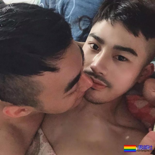 床照泄露，被迫出柜 - 51虹马