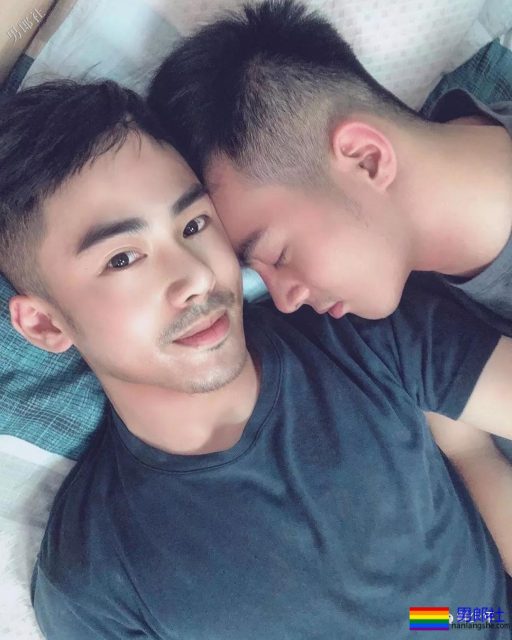 床照泄露，被迫出柜 - 51虹马