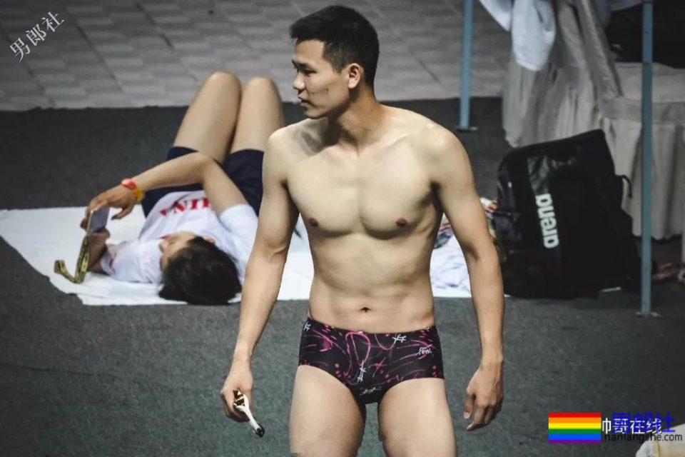 世警会的泳裤阿sir！中国消防官微的肌肉壮男！这些男朋友我都可以！ - 51虹马