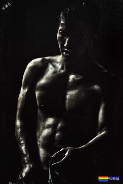 世警会的泳裤阿sir！中国消防官微的肌肉壮男！这些男朋友我都可以！ - 51虹马