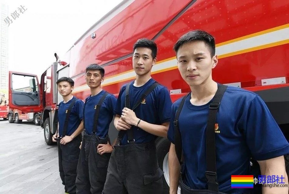 世警会的泳裤阿sir！中国消防官微的肌肉壮男！这些男朋友我都可以！ - 51虹马