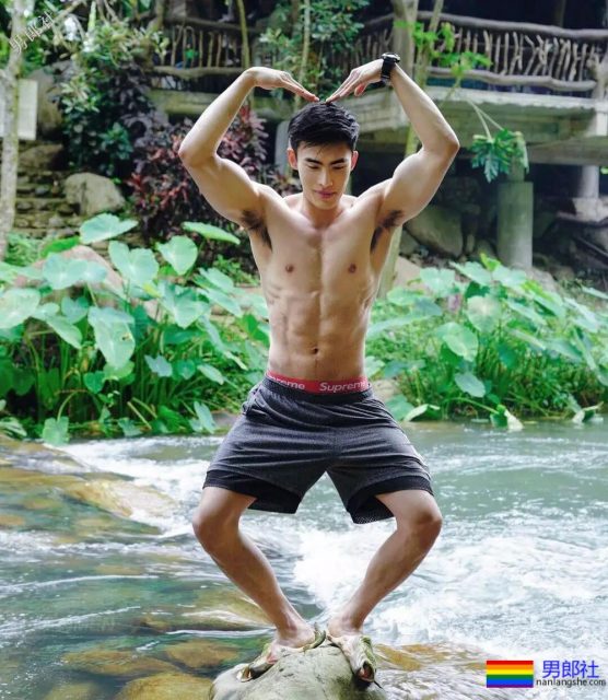 泰国天菜空降武汉大学,看这动作不会是下海吧? - 51虹马 泰国天菜空降武汉大学,看这动作不会是下海吧? - 51虹马