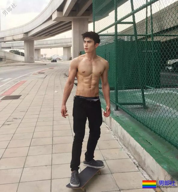 泰国天菜空降武汉大学,看这动作不会是下海吧? - 51虹马 泰国天菜空降武汉大学,看这动作不会是下海吧? - 51虹马