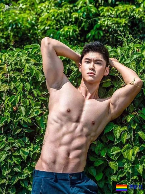 颜值和身材都在线的体院小哥-51虹马