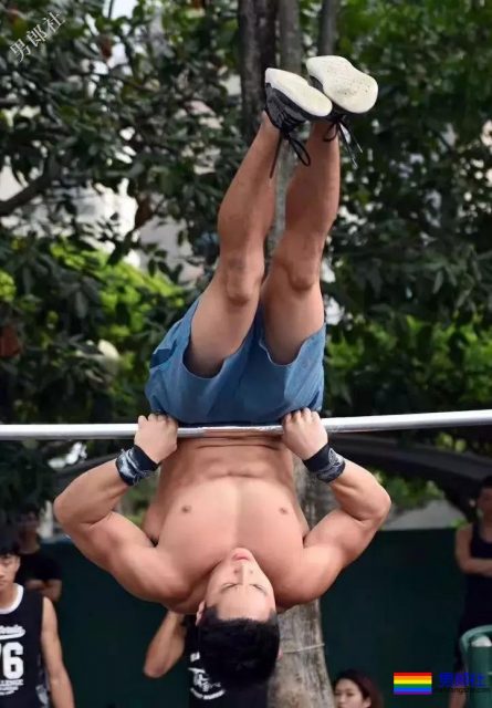 颜值和身材都在线的体院小哥 - 51虹马