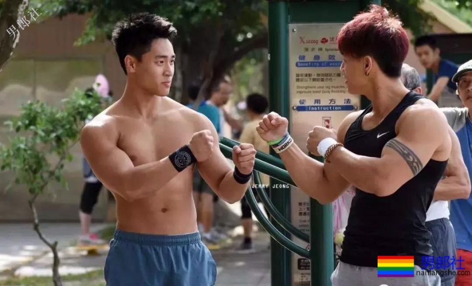 颜值和身材都在线的体院小哥 - 51虹马